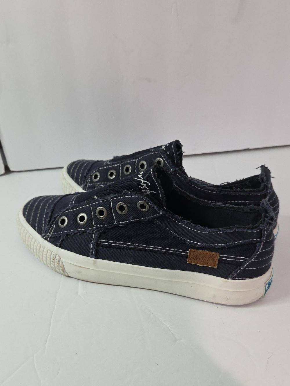 Blowfish Navy Cotton Canvas Slip-On Sneakers Womans Size 9